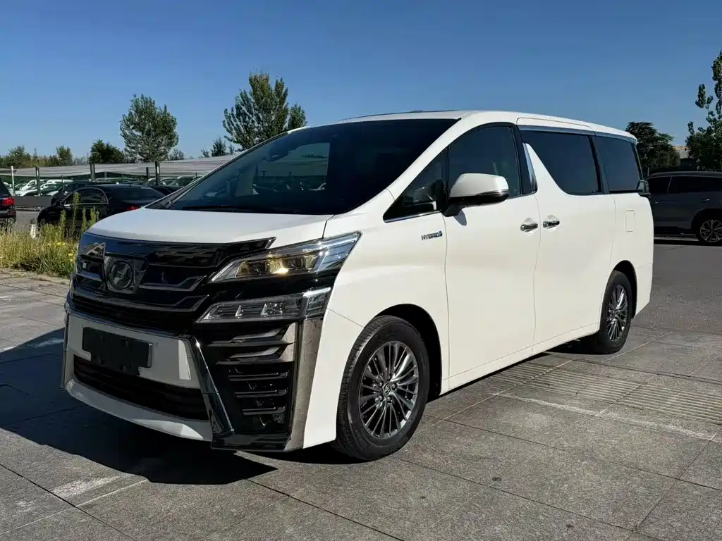 Toyota Vellfire — фото 2