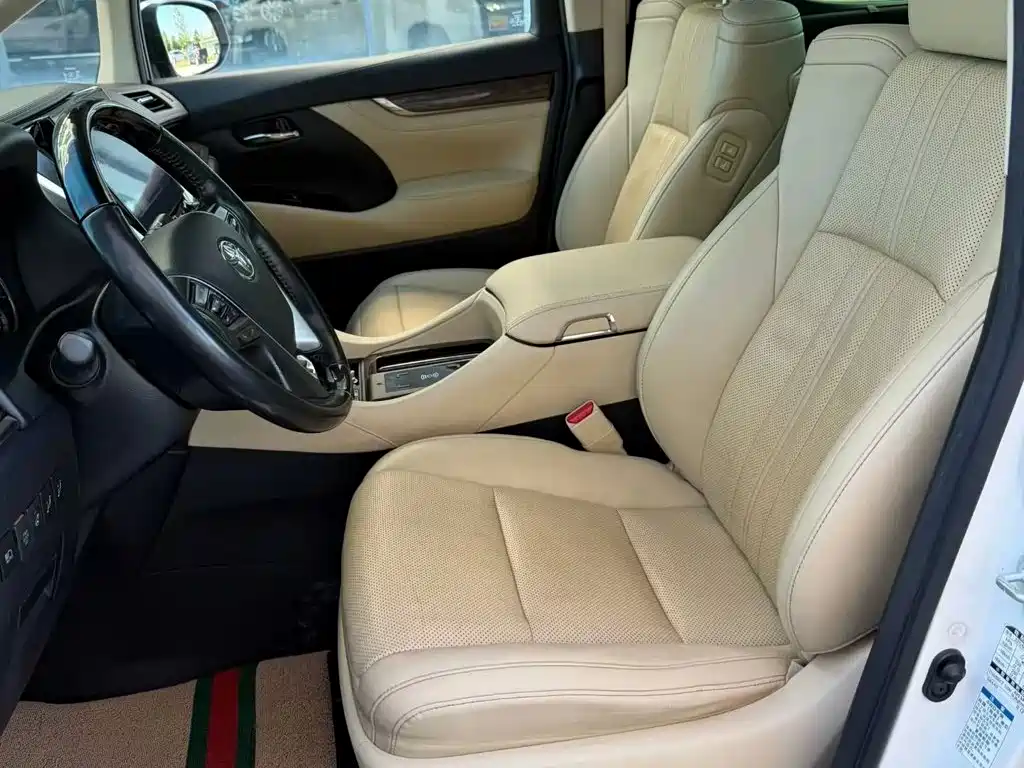 Toyota Vellfire — фото 5