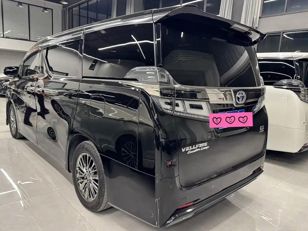 Toyota Vellfire — фото 4