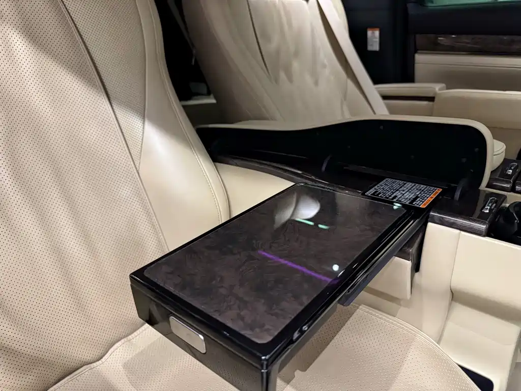 Toyota Vellfire — фото 7