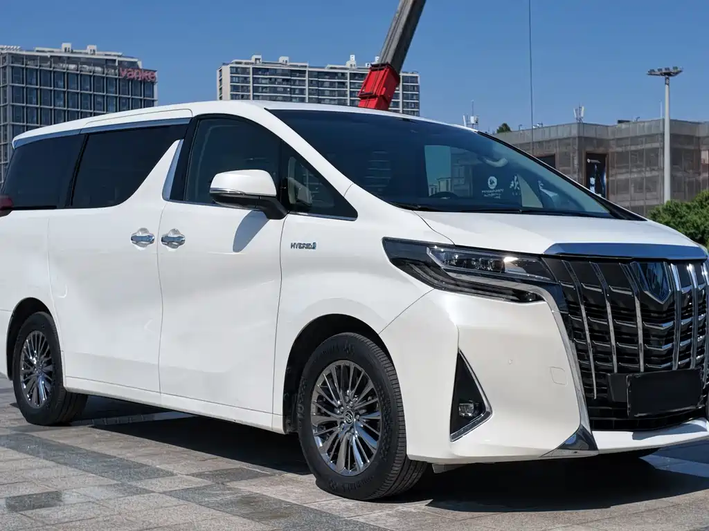 Toyota Alphard — фото 3