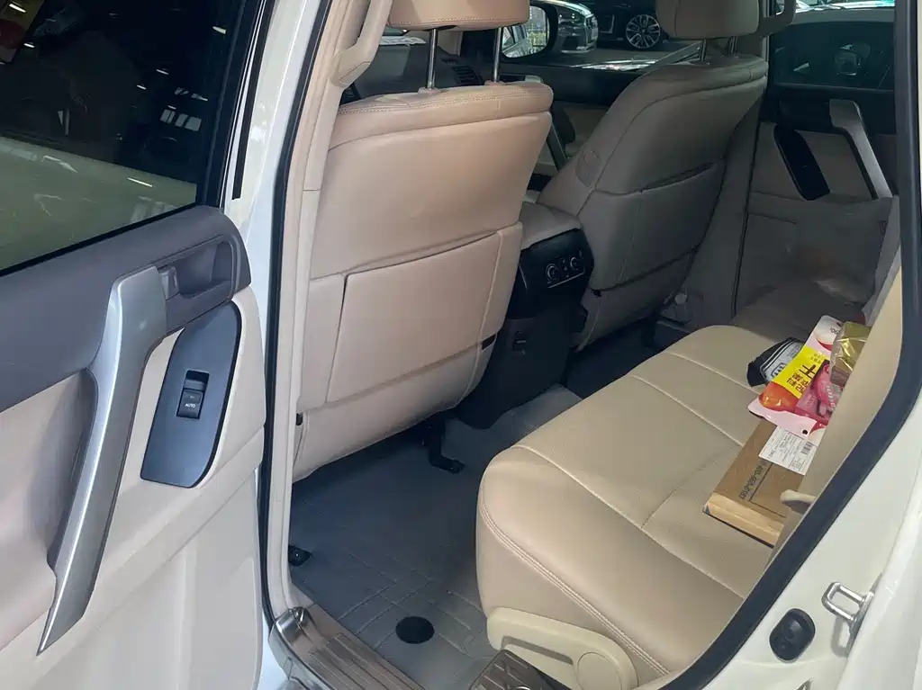 Toyota Prado (Import) — фото 3
