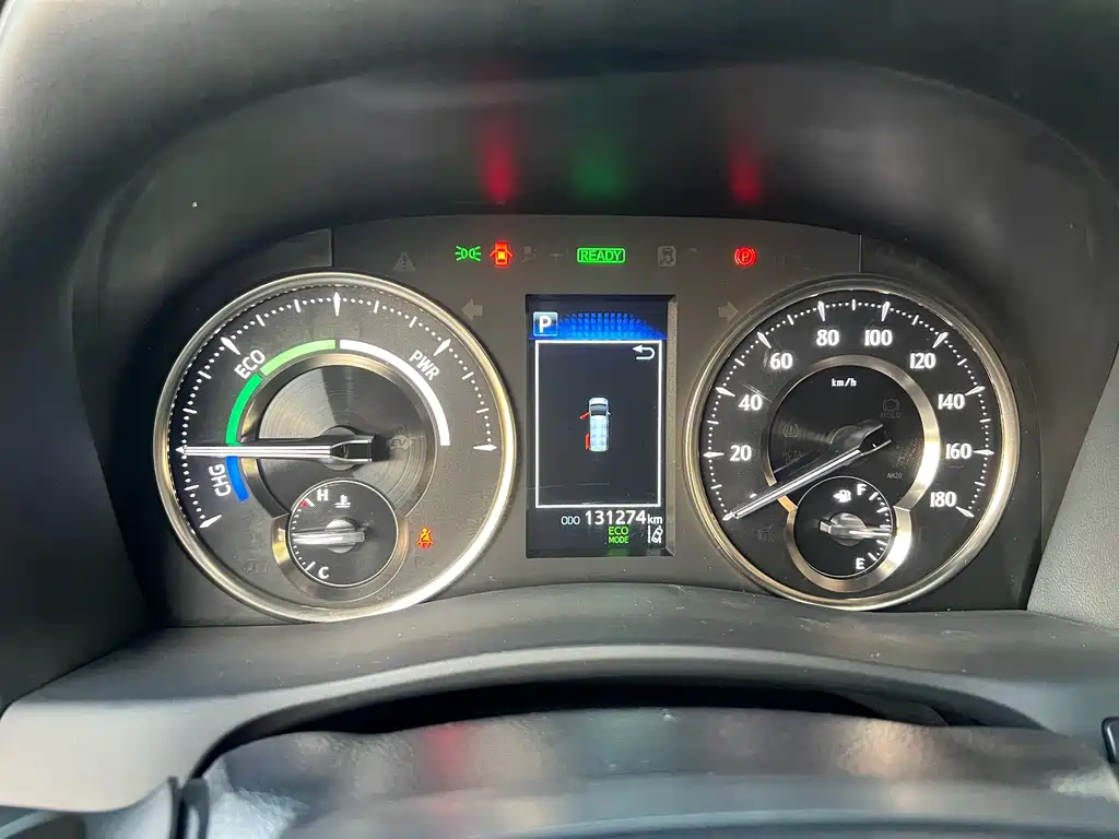 Toyota Alphard — фото 10