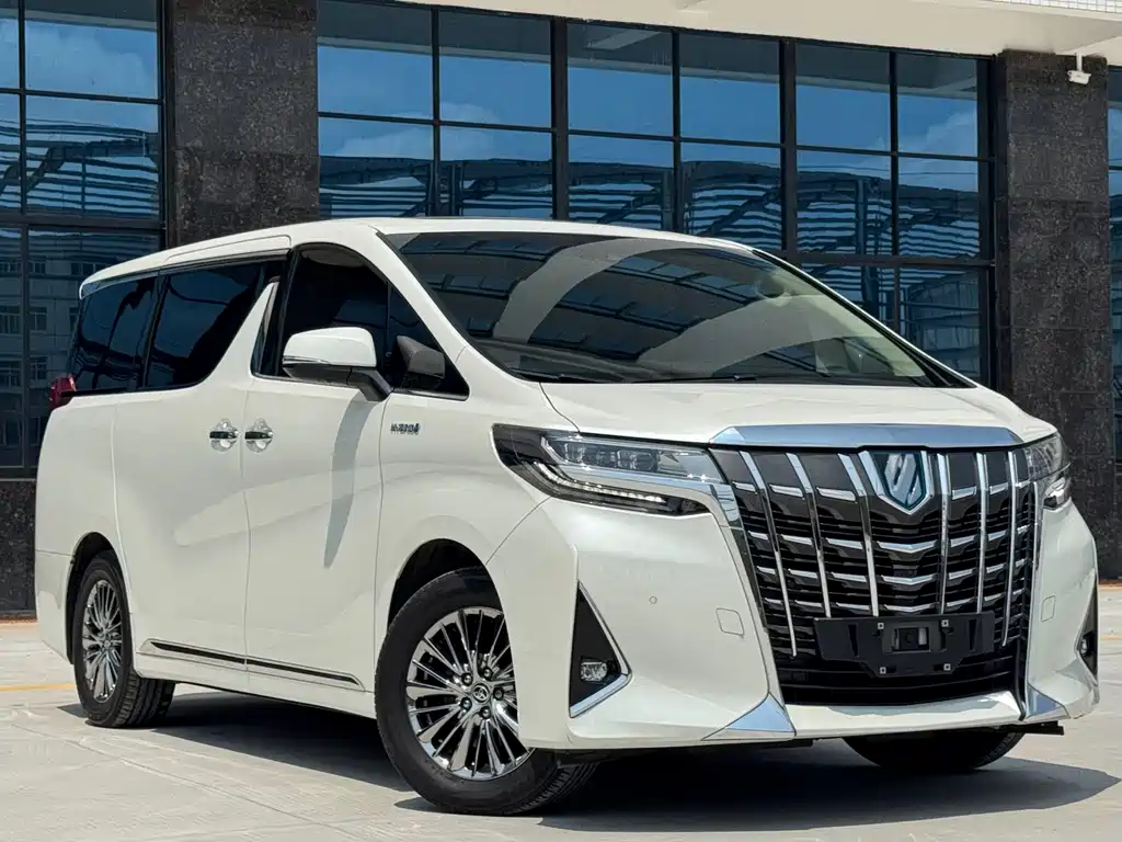 Toyota Alphard — фото 3