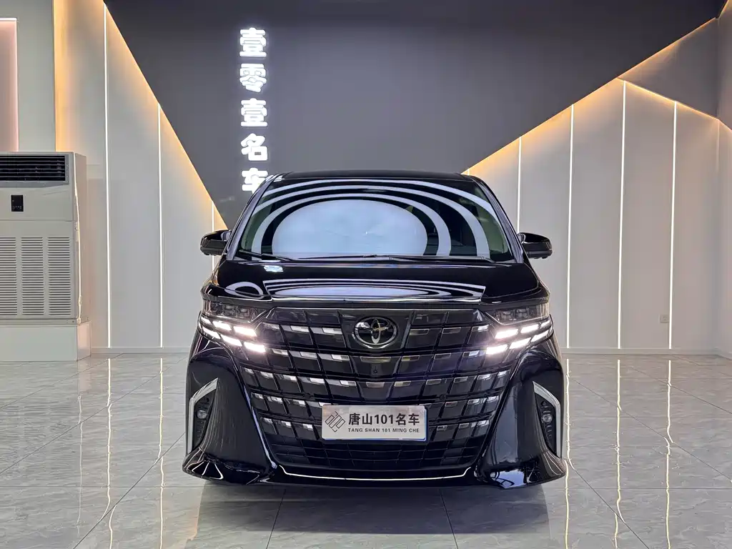 Toyota Alphard — фото 2