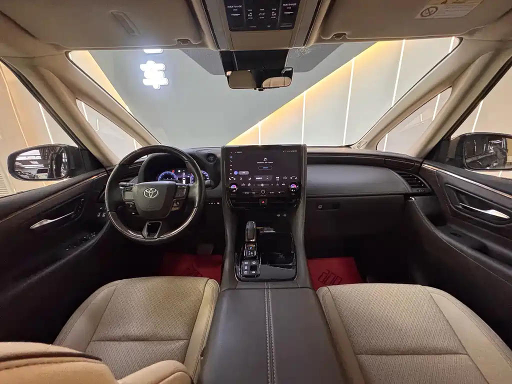 Toyota Alphard — фото 25