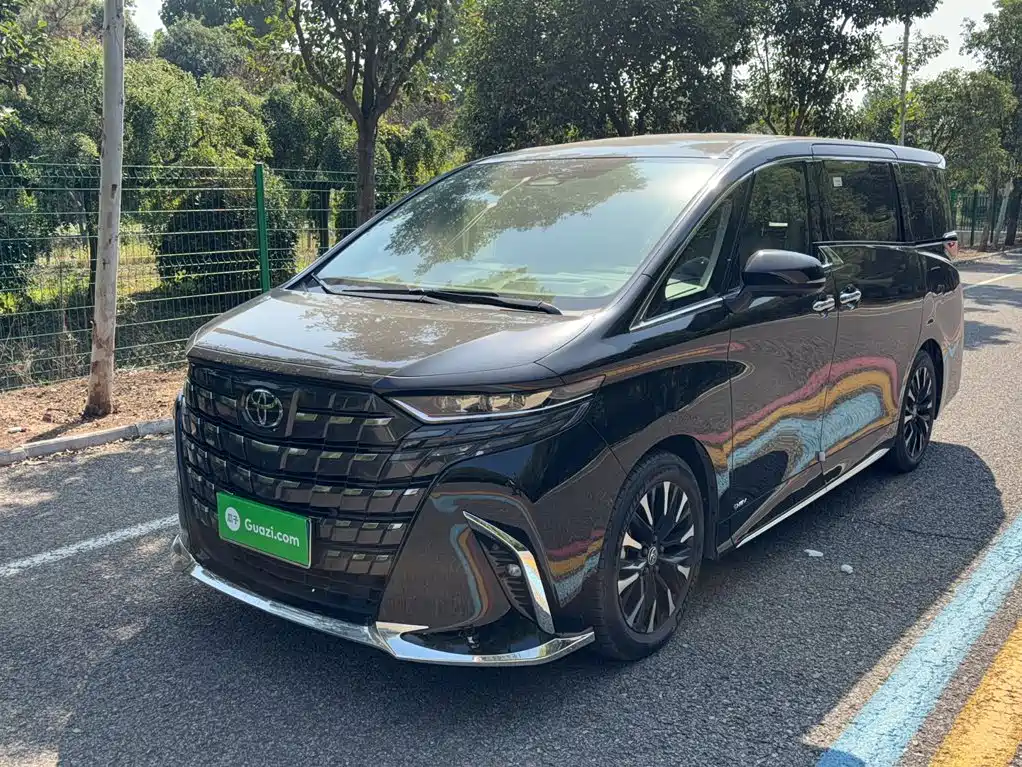 Toyota Alphard — фото 3