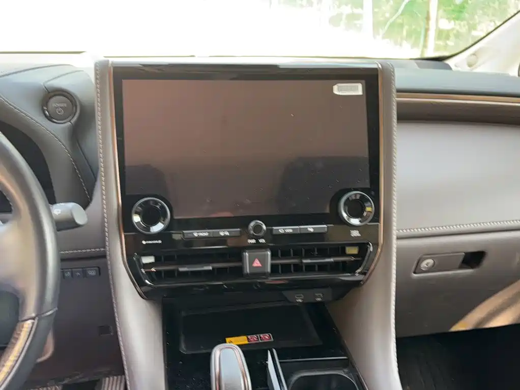 Toyota Alphard — фото 5