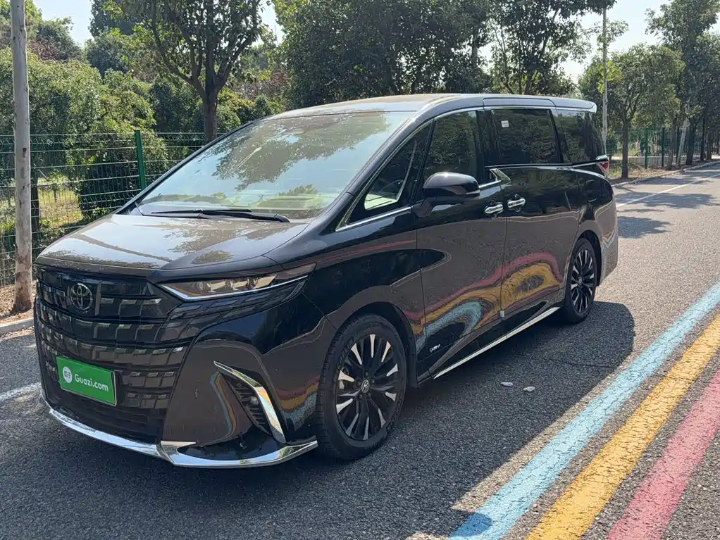 Toyota Alphard — фото 7