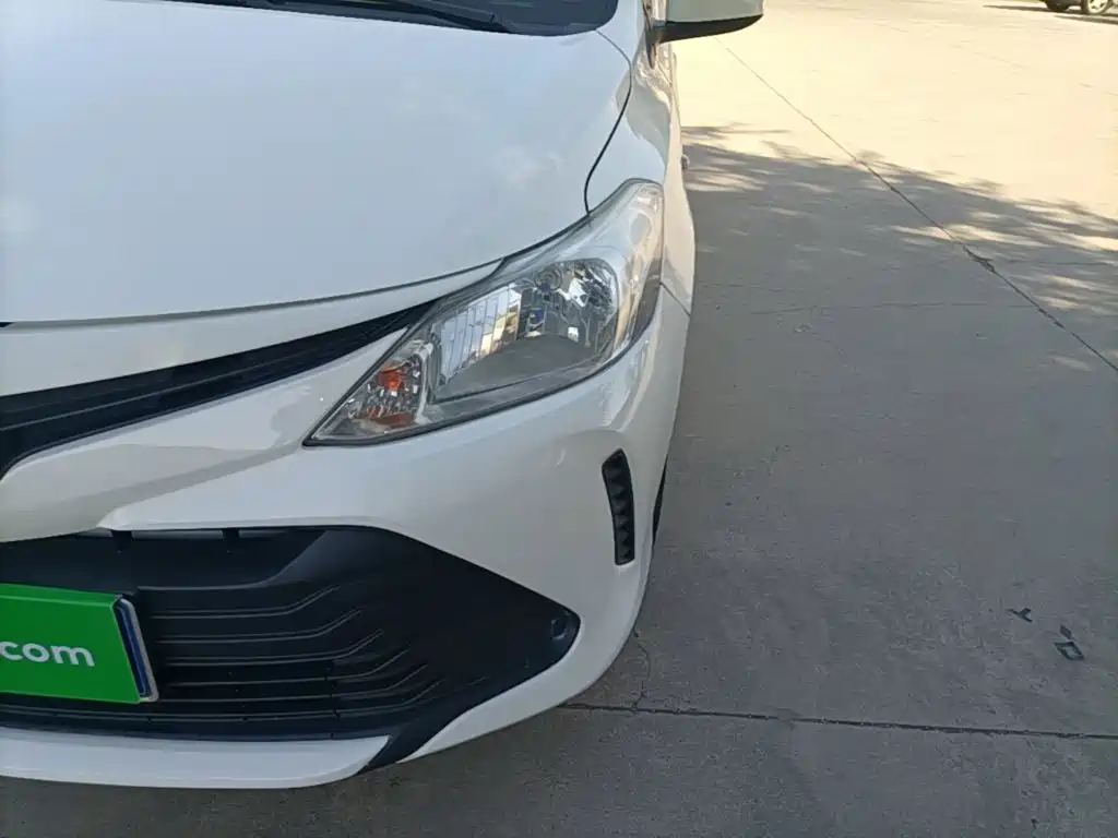 Toyota Vios — фото 24