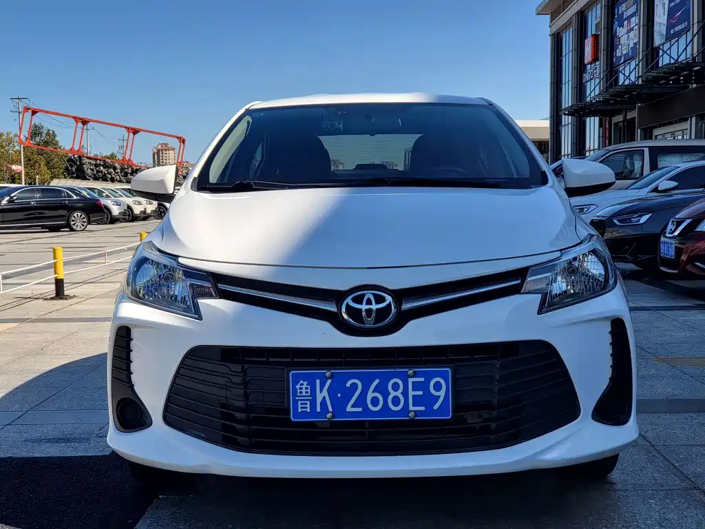 Toyota Vios — фото 2