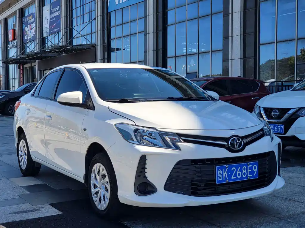 Toyota Vios — фото 3
