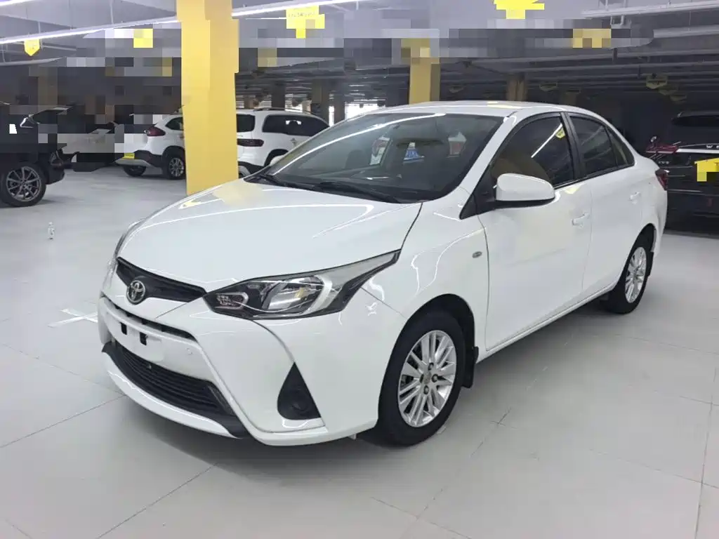 Toyota Yaris L — фото 2