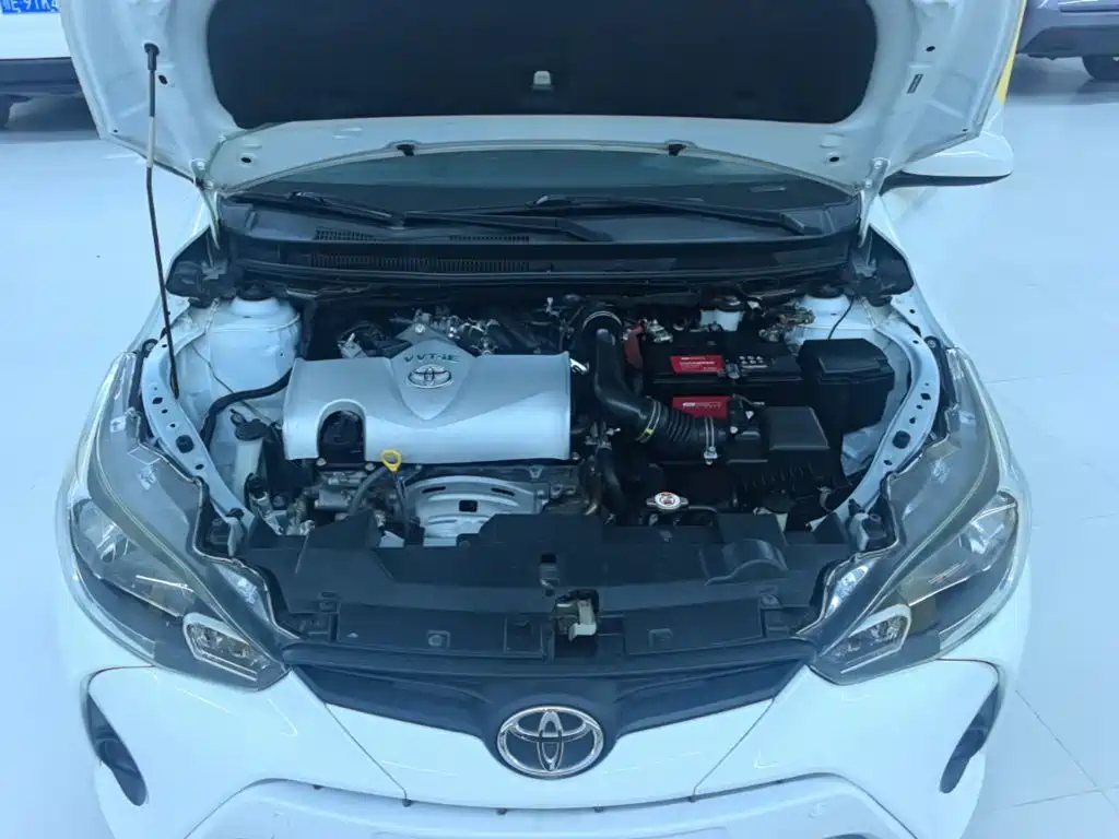 Toyota Yaris L — фото 20