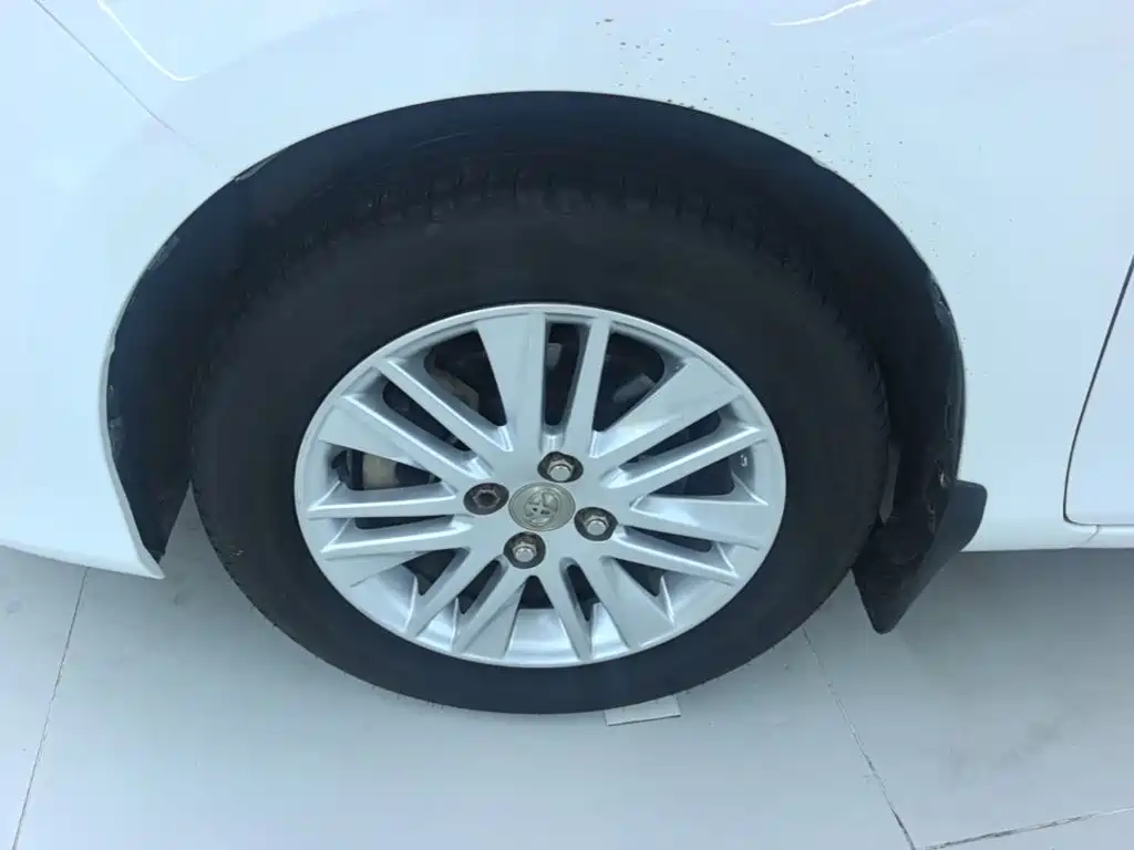 Toyota Yaris L — фото 23