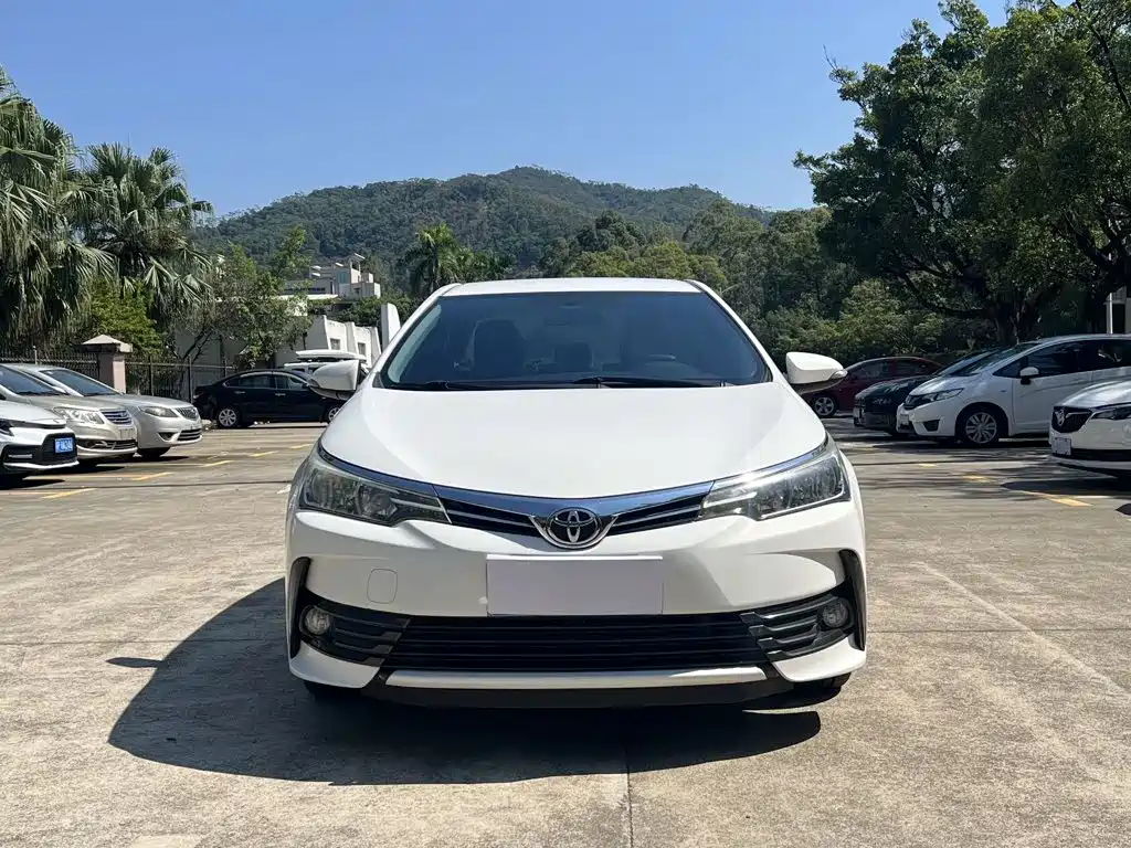 Toyota Corolla — фото 2