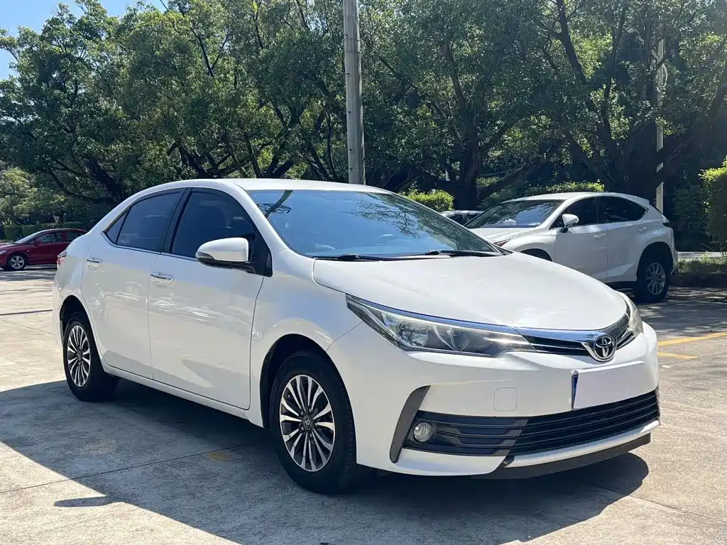 Toyota Corolla — фото 3