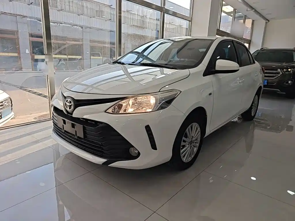 Toyota Vios — фото 2