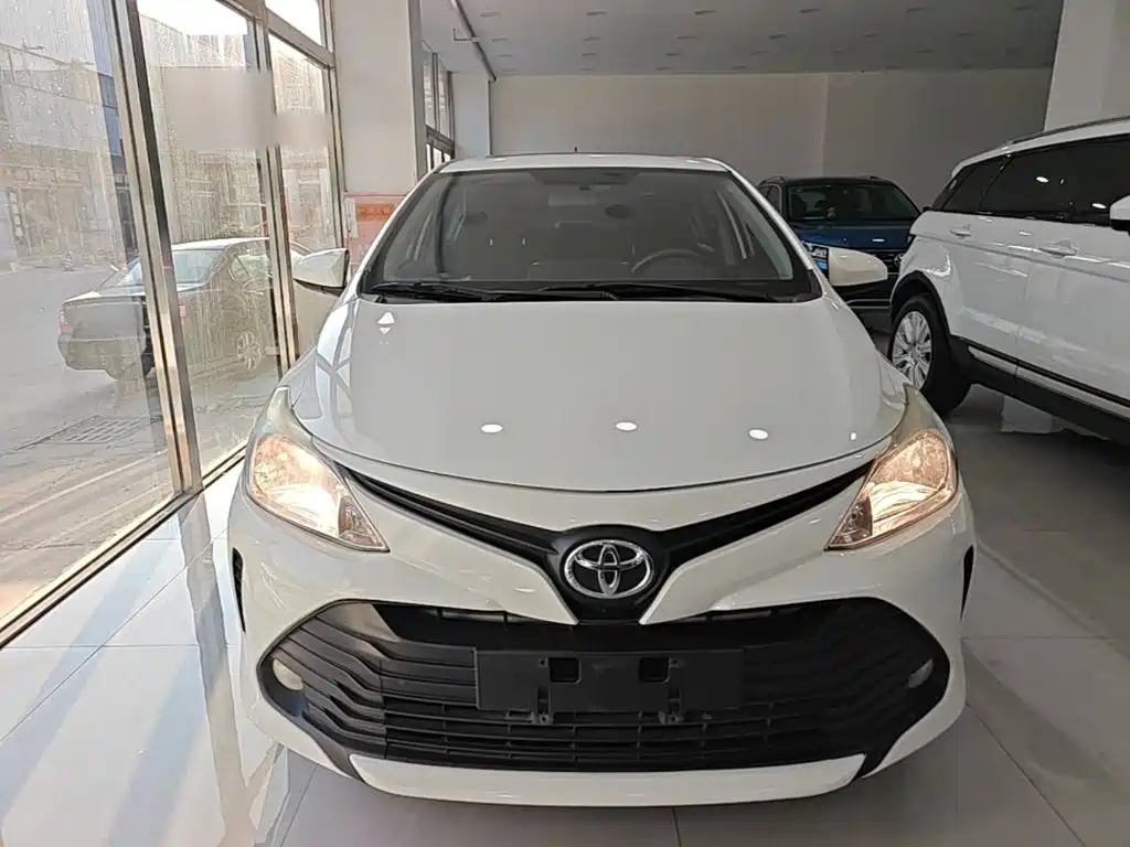 Toyota Vios — фото 3