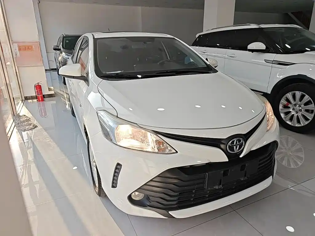 Toyota Vios — фото 4