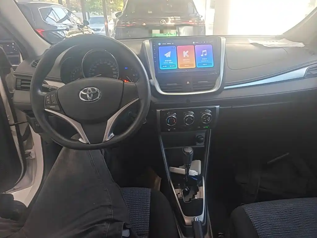 Toyota Vios — фото 10