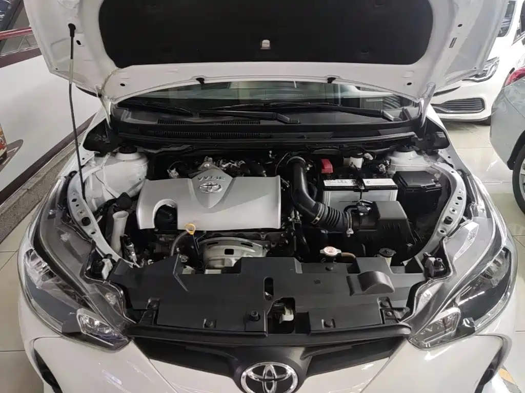 Toyota Yaris L — фото 20