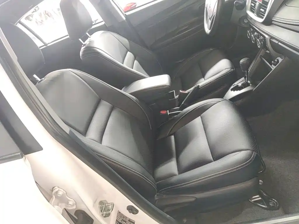 Toyota Yaris L — фото 25