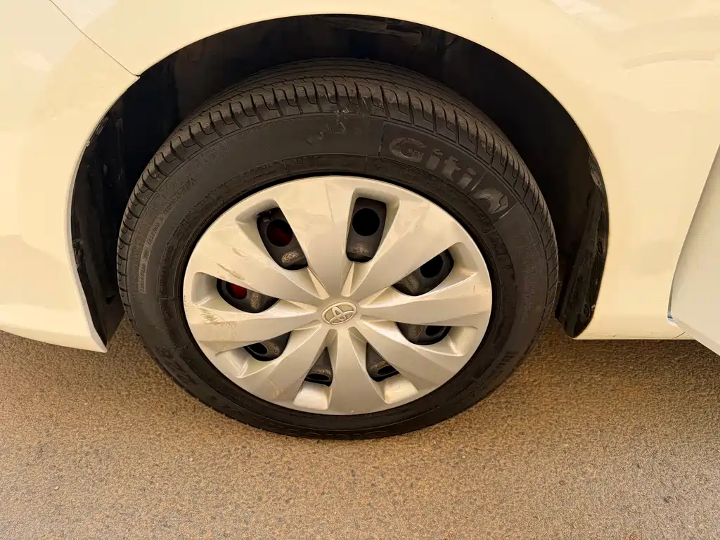 Toyota Yaris L — фото 13