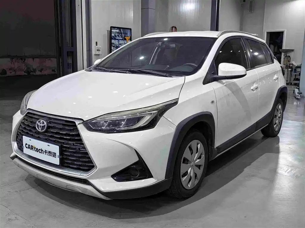Toyota Yaris L — фото 2