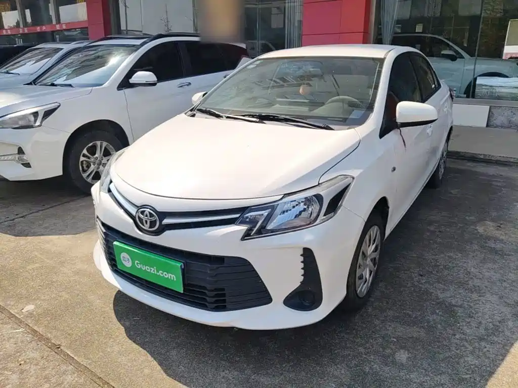 Toyota Vios — фото 2