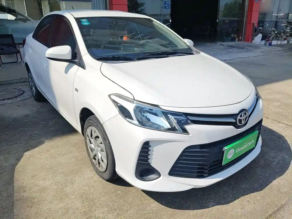 Toyota Vios — фото 4