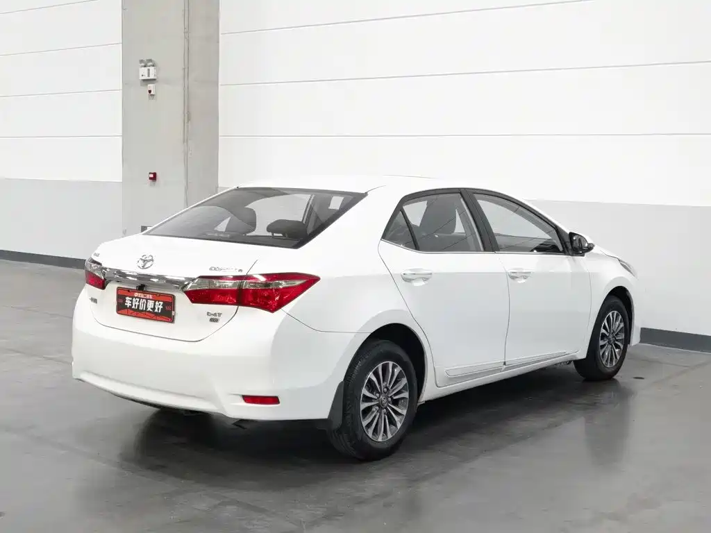 Toyota Corolla — фото 2