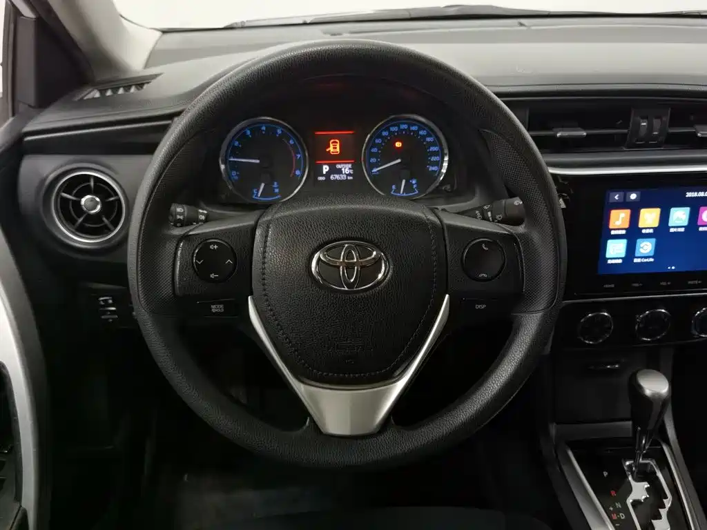 Toyota Corolla — фото 11