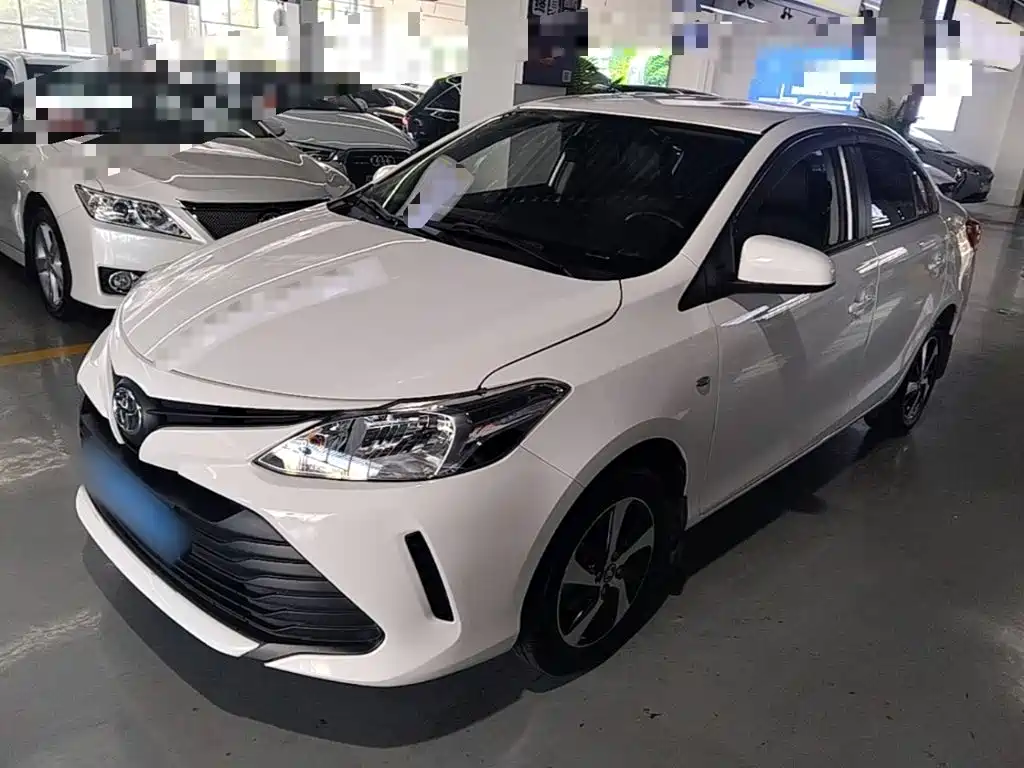 Toyota Vios — фото 2