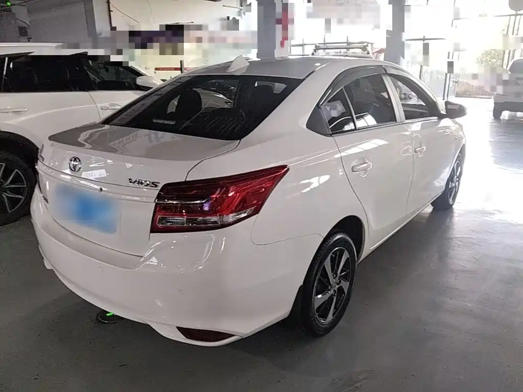 Toyota Vios — фото 7