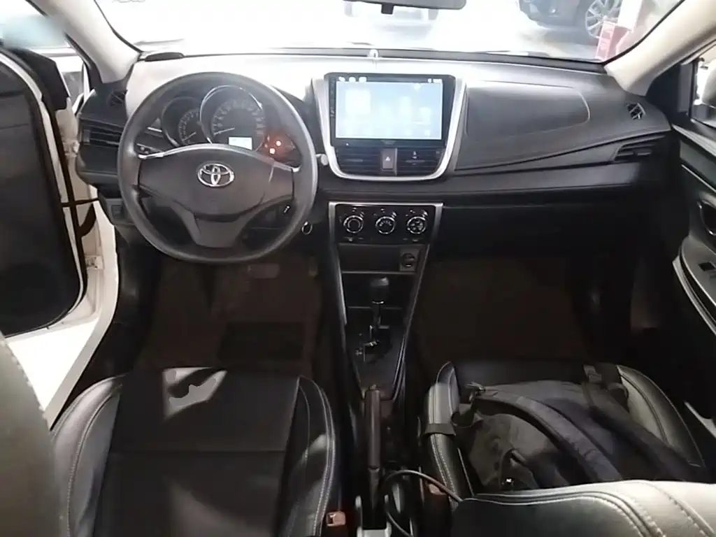 Toyota Vios — фото 10