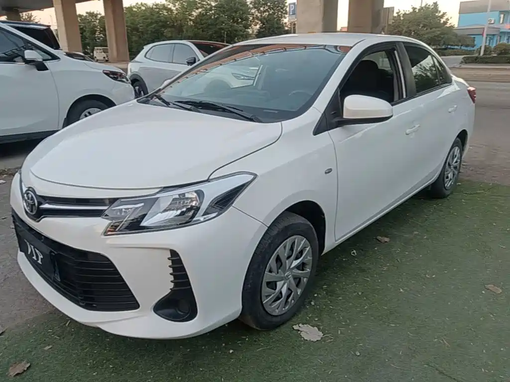 Toyota Vios — фото 2