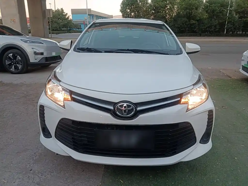 Toyota Vios — фото 3