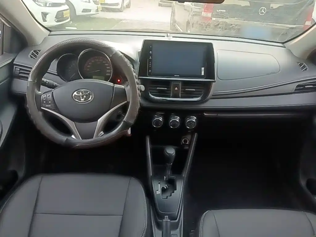 Toyota Vios — фото 10
