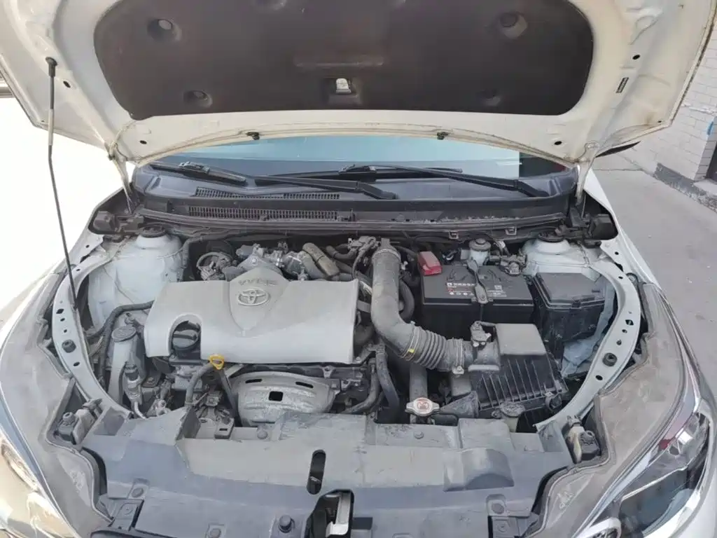 Toyota Yaris L — фото 20