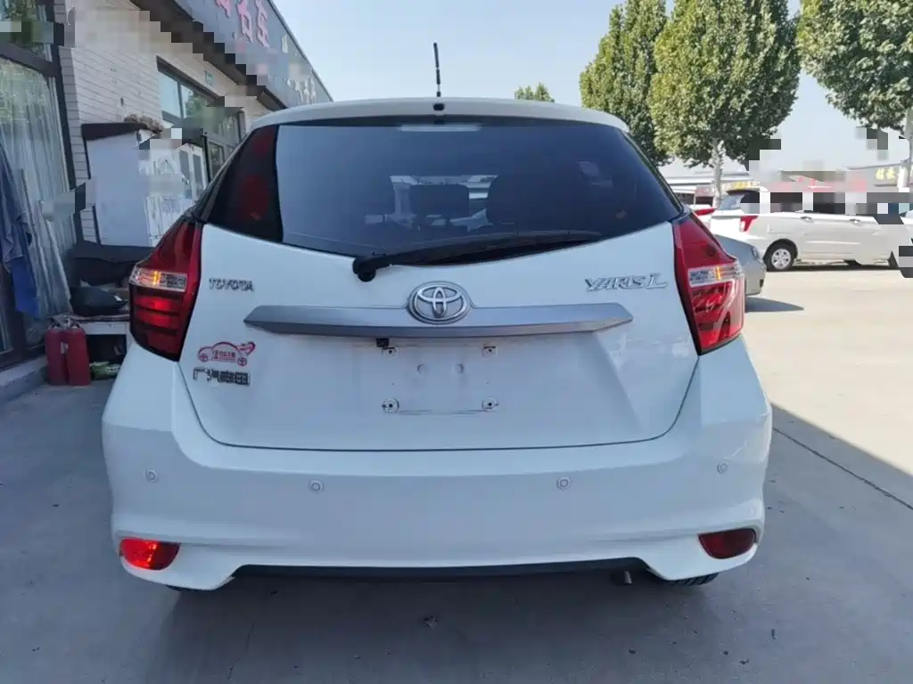 Toyota Yaris L — фото 6
