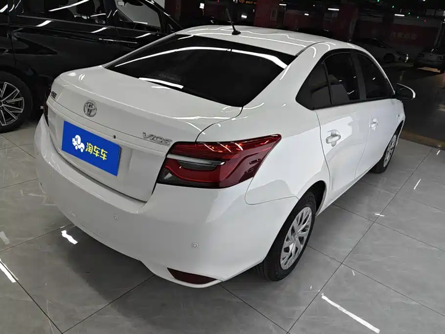Toyota Vios — фото 3