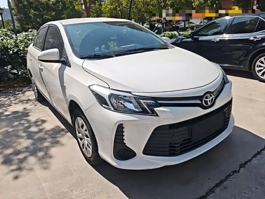 Toyota Vios — фото 4