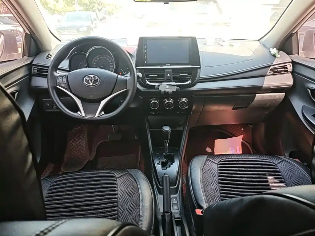 Toyota Vios — фото 10