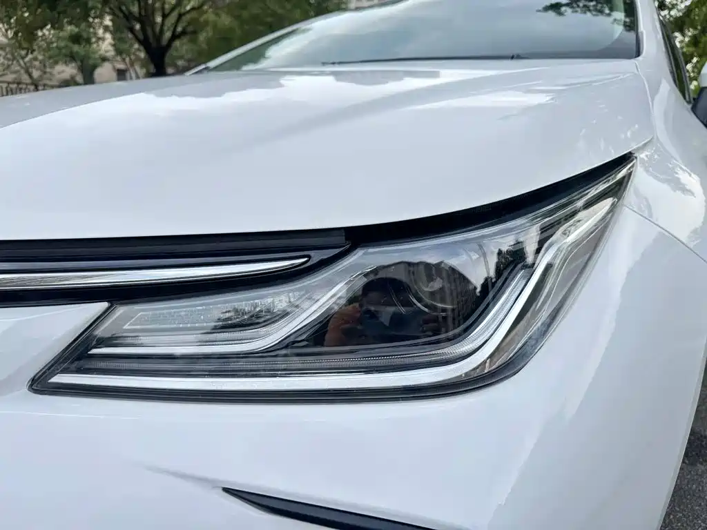Toyota Corolla — фото 13