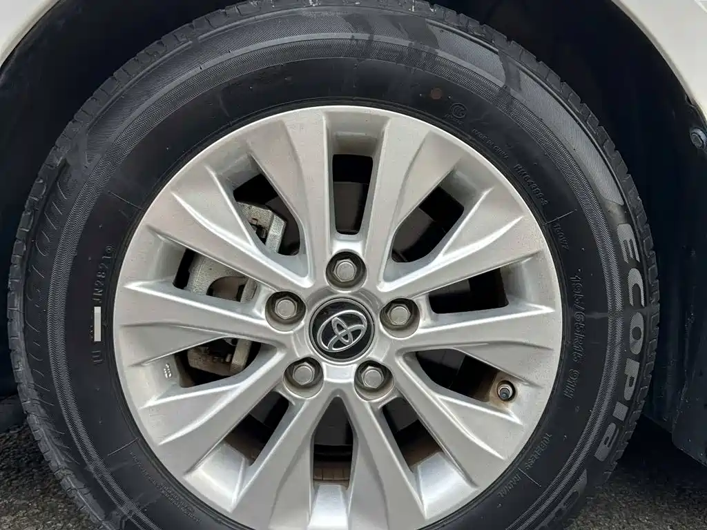 Toyota Corolla — фото 15
