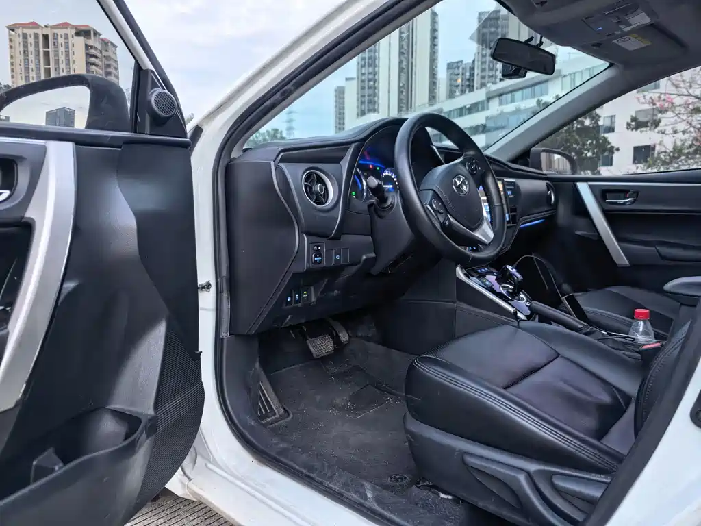 Toyota Corolla Hybrid — фото 3