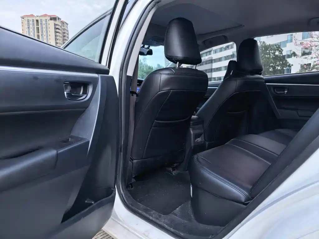 Toyota Corolla Hybrid — фото 4