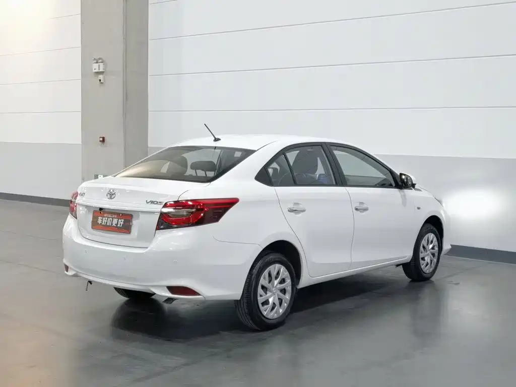 Toyota Vios — фото 2