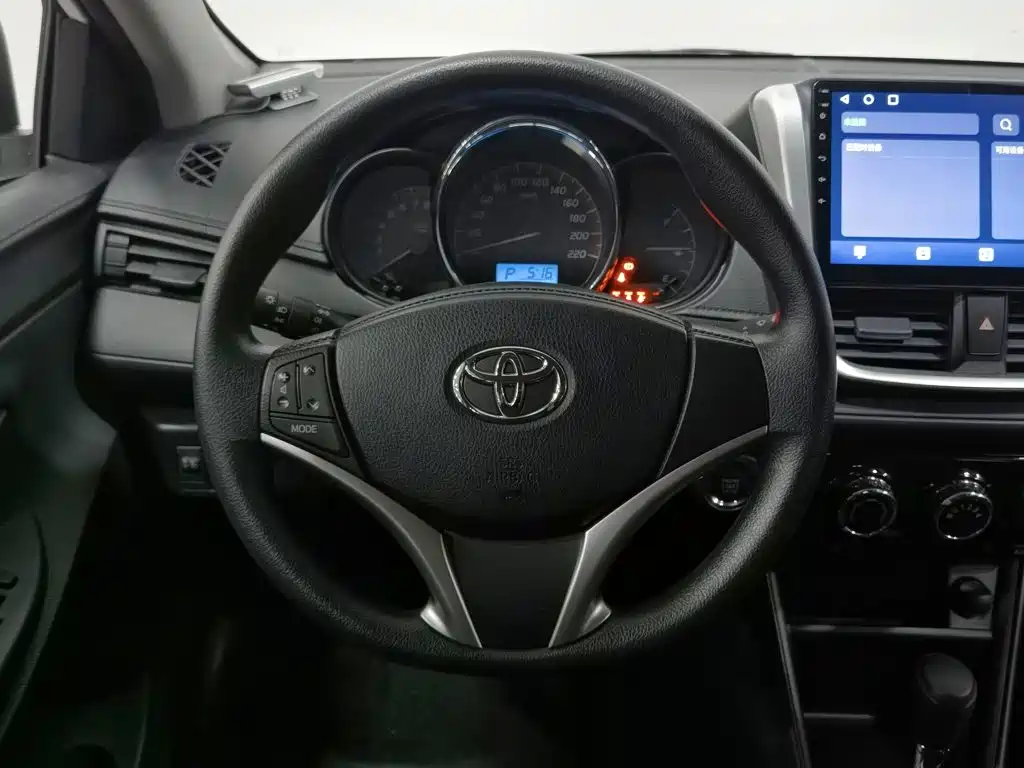 Toyota Vios — фото 11
